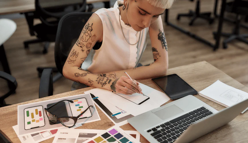 A Shopify designer at the Ecomm Wizards Shopify design agency